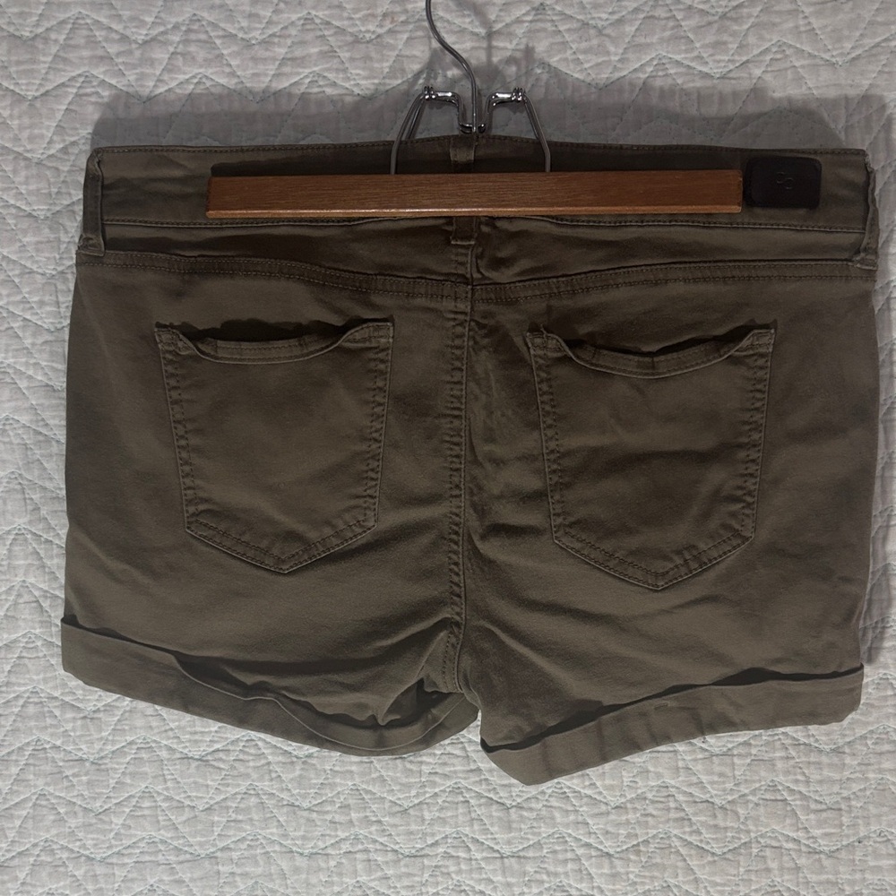 Celebrity Pink Olive Green Cuffed Shorts - Picture 6 of 8